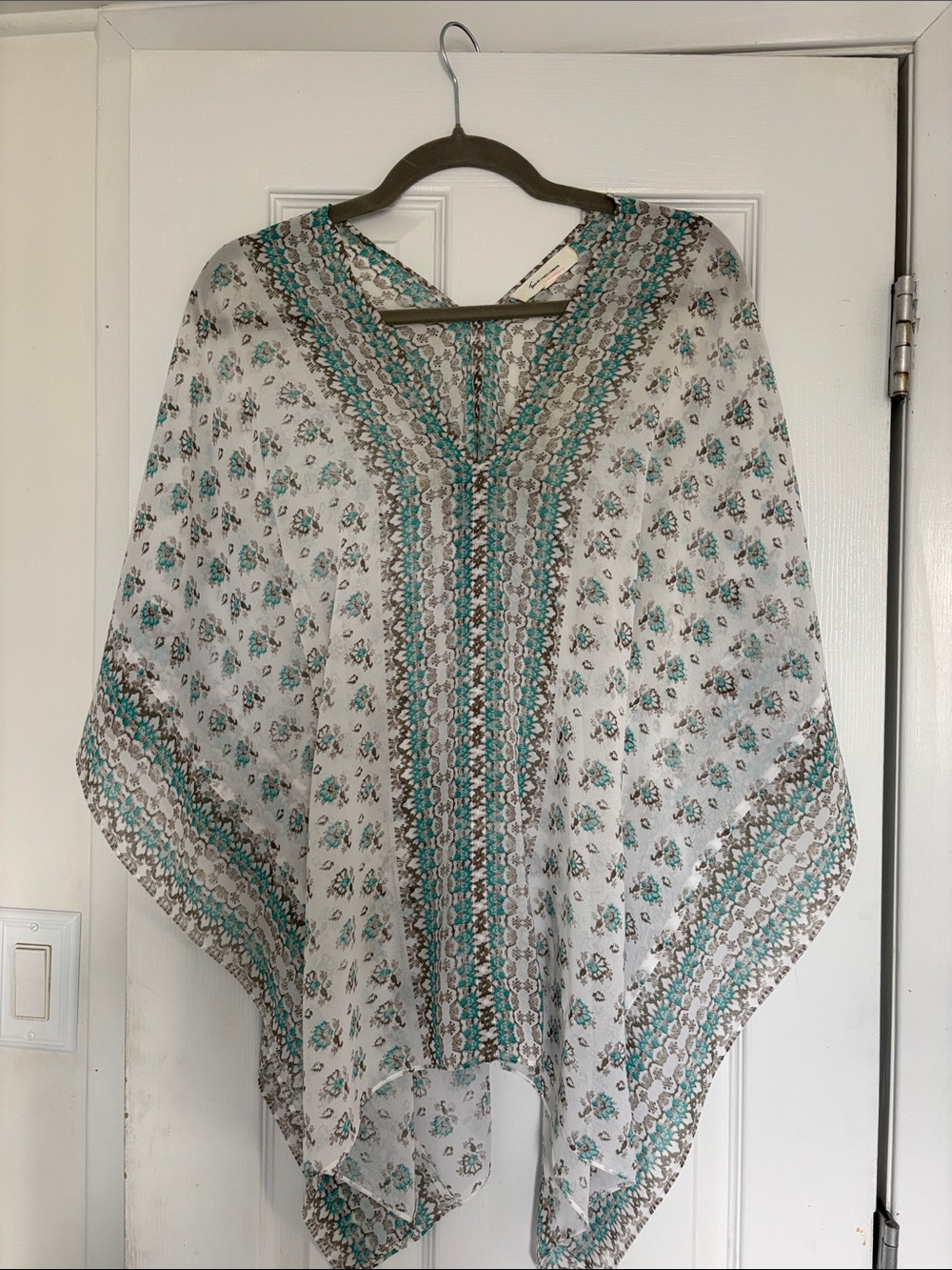 Vince Camuto White Floral Top with Teal & Brown Accents